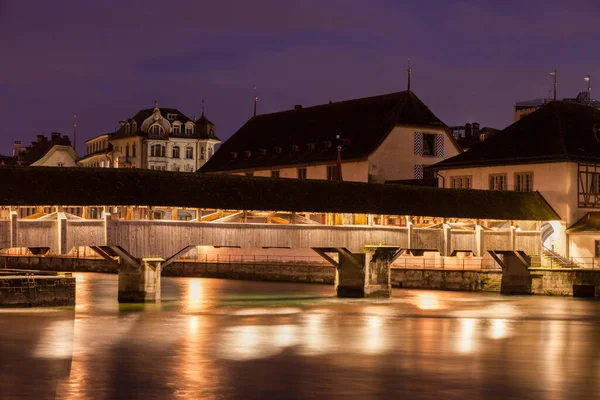 卢塞恩的一座老桥瑞士卢塞恩 — 图库照片