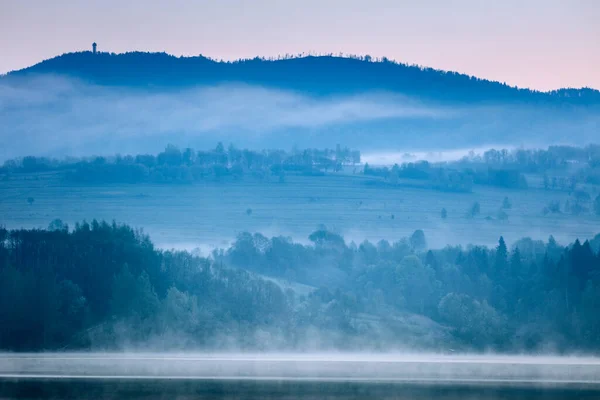 Lago Czorsztyn Amanecer Czorsztyn Polonia Menor Polonia — Foto de Stock