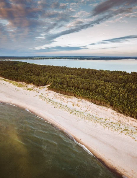 Пляж Уньенье Озеро Ямно Unihelie West Pomerania Poland — стоковое фото