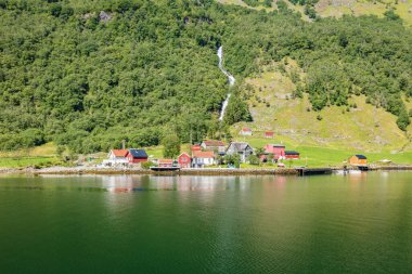 Norveç 'teki Aurlandsfjord. Aurlandsvangen, Batı Norveç, Norveç.