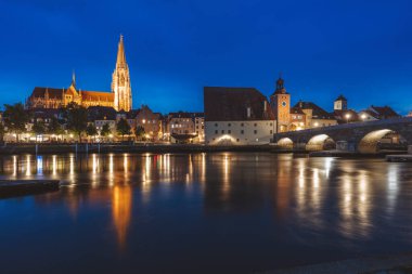 Akşam Regensburg Panoraması. Regensburg, Bavyera, Almanya..