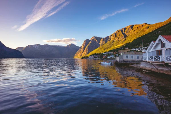 Miasto Aurlandsvangen Aurlandsfjord Aurlandsvangen Norwegia Zachodnia Norwegia — Zdjęcie stockowe