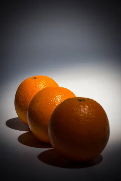 Zralé Oranžové Bílém Pozadí — Stock fotografie