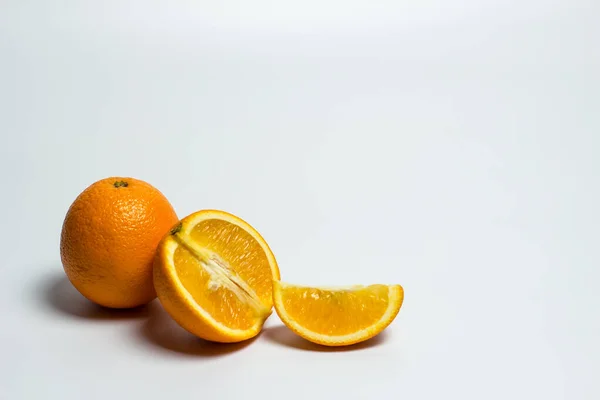 Arancione Maturo Sfondo Bianco — Foto Stock