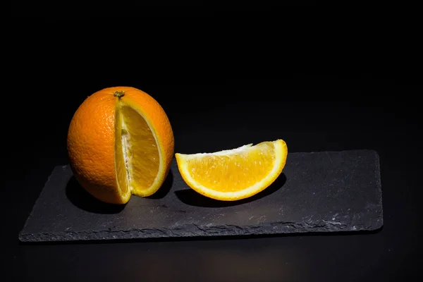 Orange Mûr Sur Fond Noir Surface Noire — Photo