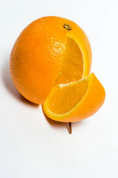 Спелый Оранжевый Белом Фоне — стоковое фото