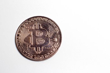 Bitcoin para namı diğer kripto para beyaz arka planda