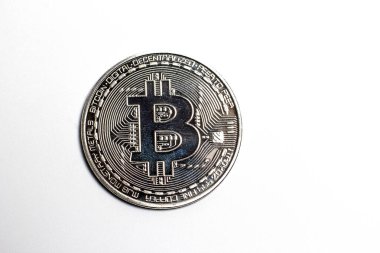 Bitcoin para namı diğer kripto para beyaz arka planda