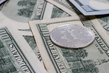 Bitcoin madeni para ve dolar faturaları