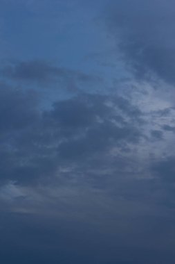 Gün batımında güzel bulutlar