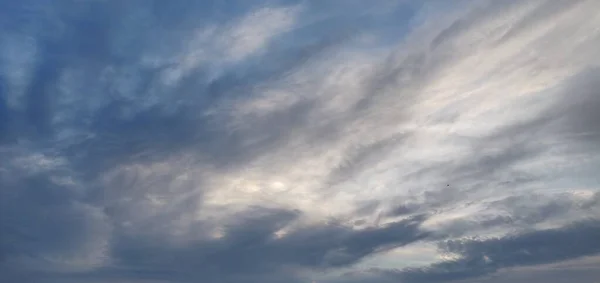 Hermosas Nubes Atardecer —  Fotos de Stock