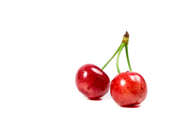 Cerises Rouges Mûres Sur Fond Blanc — Photo