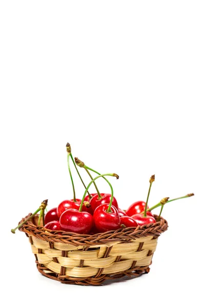 Cerejas Vermelhas Maduras Sobre Fundo Branco — Fotografia de Stock