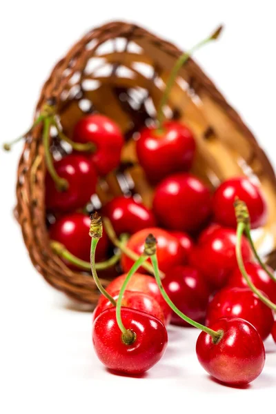 Reife Rote Kirschen Auf Weißem Hintergrund — Stockfoto