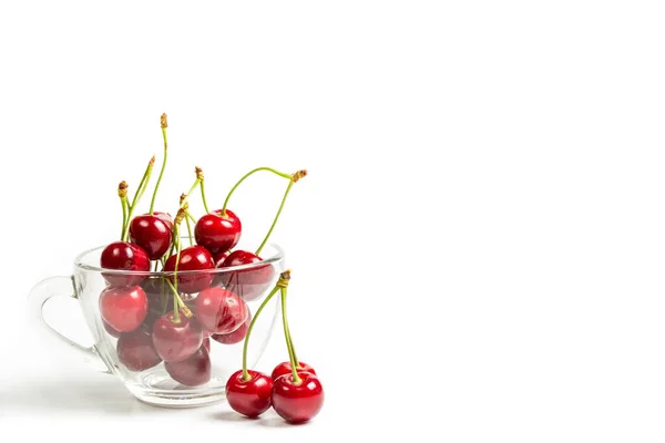 Cerises Mûres Rouges Douces Sur Fond Blanc — Photo