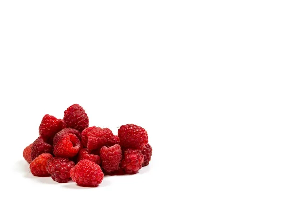 Frambuesas Frescas Rojas Con Vitaminas Sobre Fondo Blanco — Foto de Stock