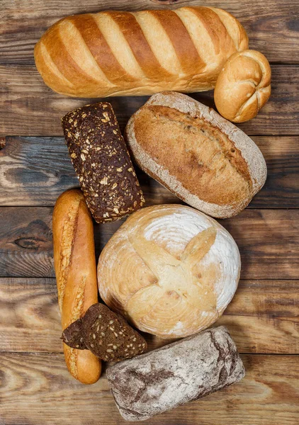 Mnóstwo Bochenków Świeżego Chleba Różnych Składników Chleb Pszenica Mąka — Zdjęcie stockowe