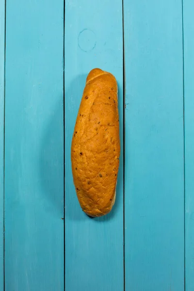Čerstvý Bezlepkový Chléb Modrém Pozadí — Stock fotografie