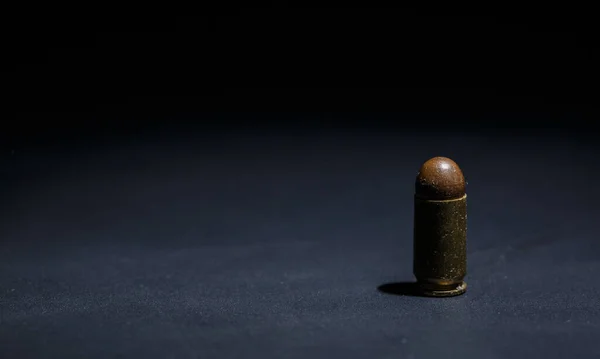 9Mm Bala Para Pistola Auto Defesa Fundo Preto — Fotografia de Stock