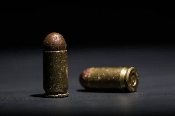 9Mm Kogel Voor Pistool Zelfverdediging Zwarte Achtergrond — Stockfoto