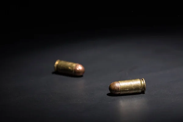 9Mm Kulka Pro Pistoli Sebeobranu Černém Pozadí — Stock fotografie