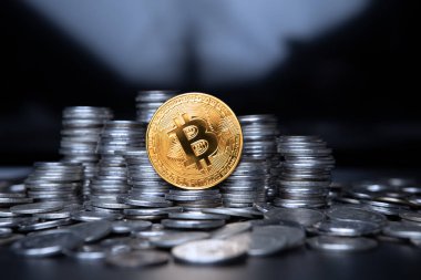 Bitcoin altın sikke. Cryptocurrency kavramı. Sanal para geri