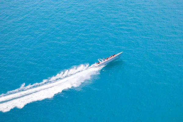 Barca de viteză în mare — Fotografie, imagine de stoc