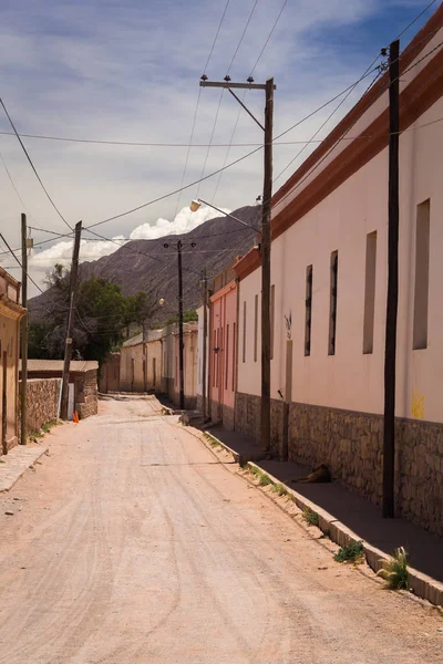 Traditional street with typical houses in Tilcara, Argentina — Stock Photo, Image