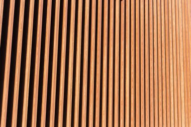 Duvar arka plan üzerinde ahşap dikey çıta