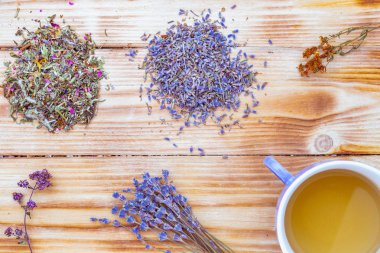 kuru otlar lavanta, tutsan, kekik ve bitkisel çay