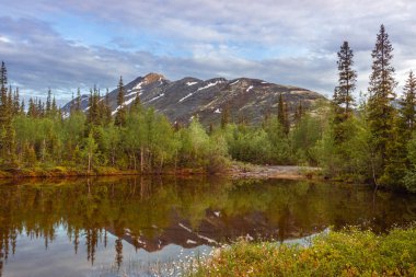 dağlar, peyzaj göl. Khibiny dağlar, Murmansk bölgesi, Rusya Federasyonu.