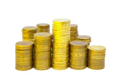 Altın para yığını beyaza izole edilmiş