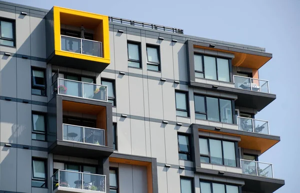 Reflejos Amarillos Exterior Edificio Apartamentos Centro Victoria Columbia Británica — Foto de Stock