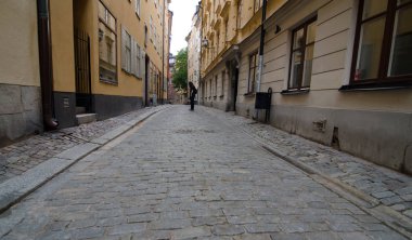 Yalnız kişi Skottgrand boş streç üzerinde kalıyor