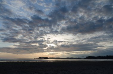 Chesterman plajında Gün Batımında Bulutlar