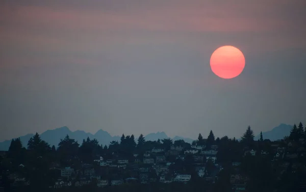 Red Sunset Northeast Seattle Lake Washington Forest Fire Season — Stock Photo, Image