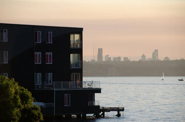 Kirkland Apartment Balcony Smoky Sunset — Stock Photo, Image