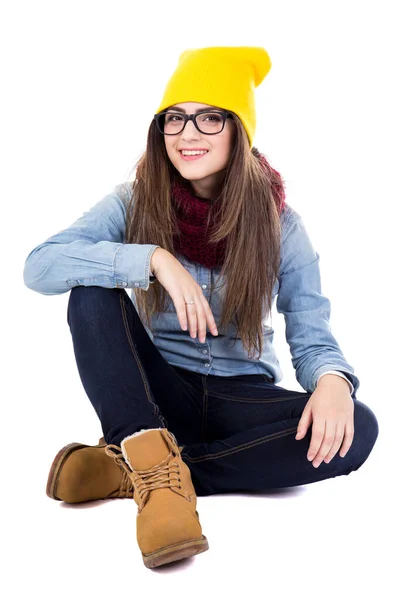 Retrato Mujer Joven Ropa Invierno Sentada Aislada Sobre Fondo Blanco —  Fotos de Stock