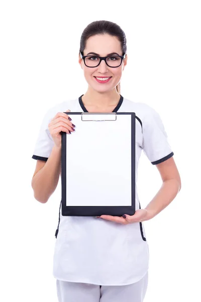 Mulher Médico Enfermeiro Mostrando Prancheta Com Papel Branco Isolado Fundo — Fotografia de Stock