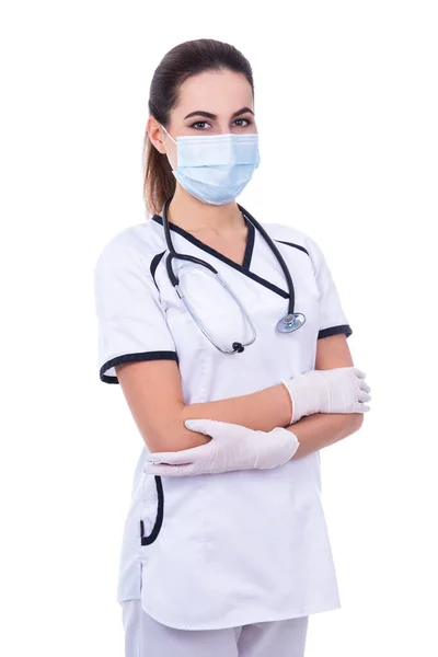 白い背景に隔離されたマスクと手袋の魅力的な女性医師の肖像画 — ストック写真