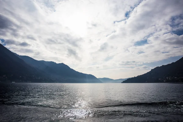 Prachtig Uitzicht Bergen Het Comomeer Italië — Stockfoto