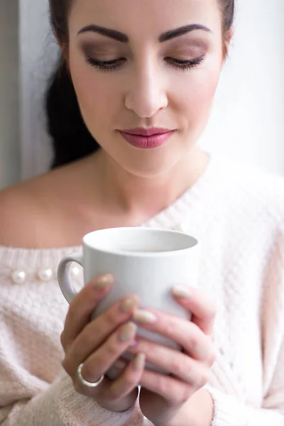 Conceito Manhã Xícara Café Chá Mãos Femininas — Fotografia de Stock