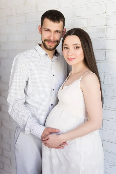 Familie Schwangerschaft Und Elternschaft Porträt Eines Glücklichen Schwangeren Paares Vor — Stockfoto