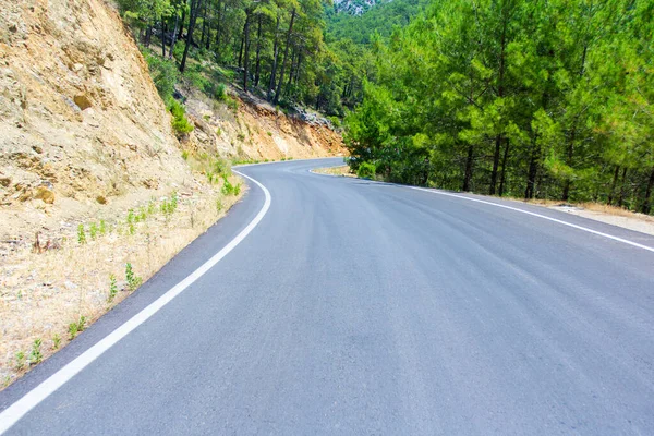 Road Trip Concept Curved Asphalt Road Mountain Forest — Stock Photo, Image