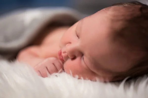Крупним Планом Портрет Красивої Дитини Спить — стокове фото