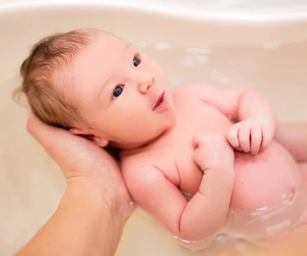 Close Portrait Cute Newborn Baby Bathing Father Hands — Stock Photo, Image