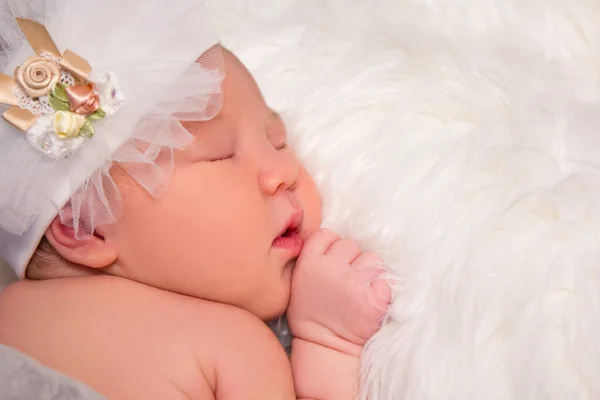 Retrato Bebê Recém Nascido Adormecido Bonito Espaço Cópia Sobre Cobertor — Fotografia de Stock