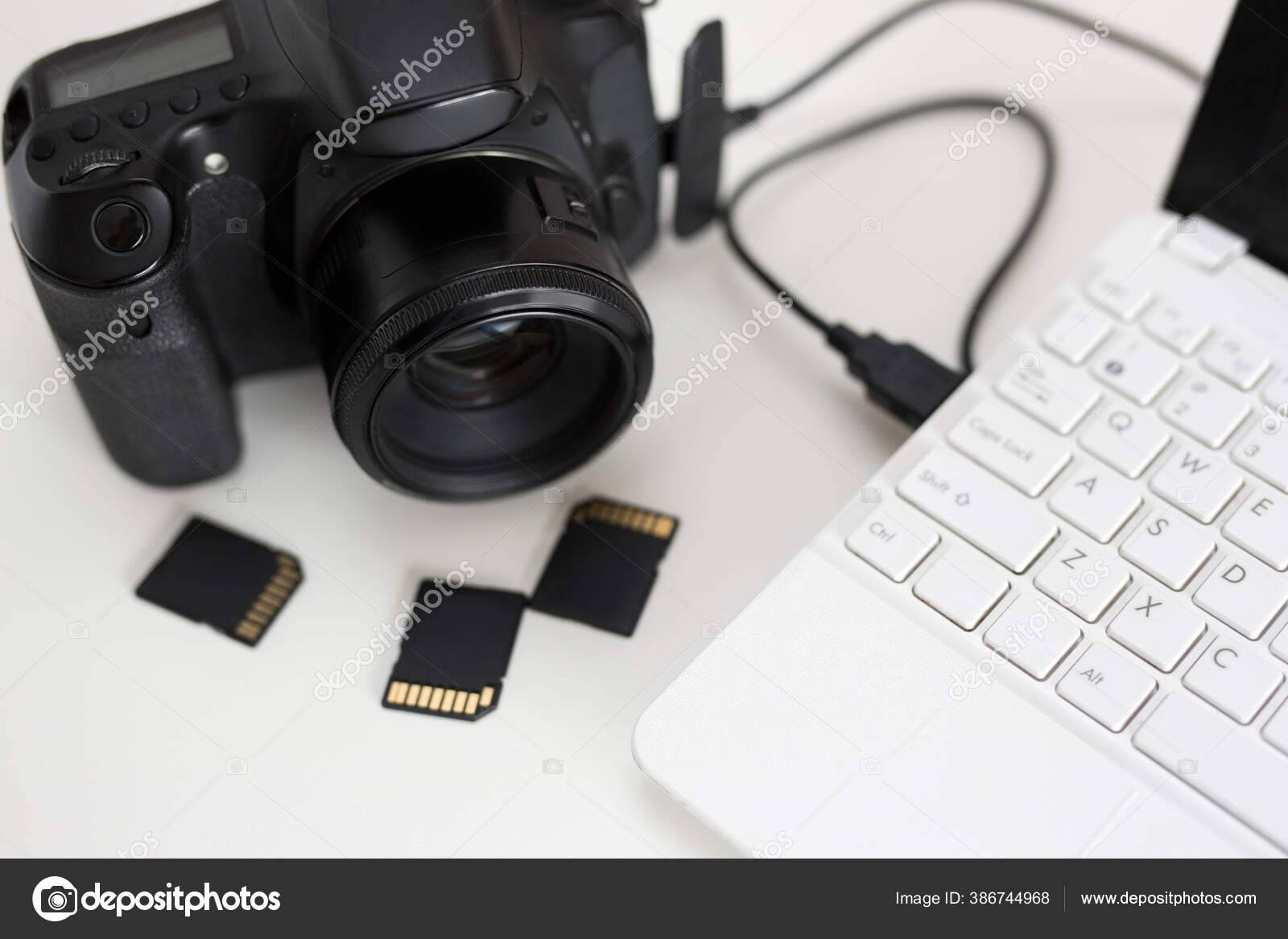 Modern Dslr Camera Connected Computer Memory Cards Table Stock Photo Image By C Di Studio