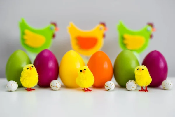 Easter Background Close Colorful Easter Eggs Decorations Table — Stock Photo, Image