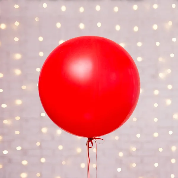 Valentine Day Background Big Red Balloon White Brick Wall — Stock Photo, Image